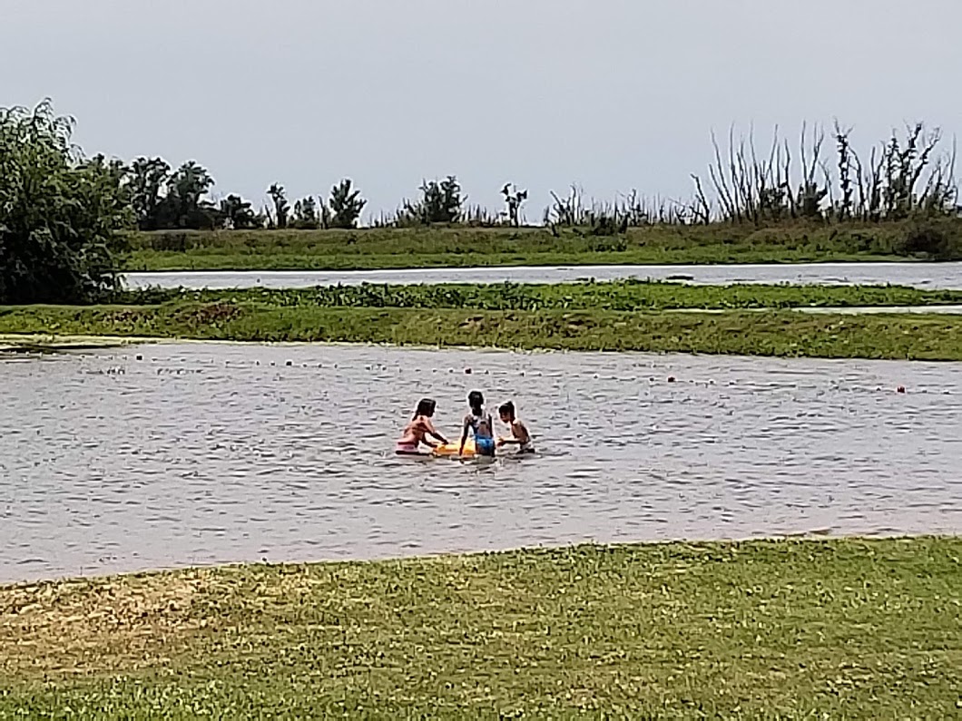 Playa, arena y río para grandes y chicos en Mansa San Pedro.