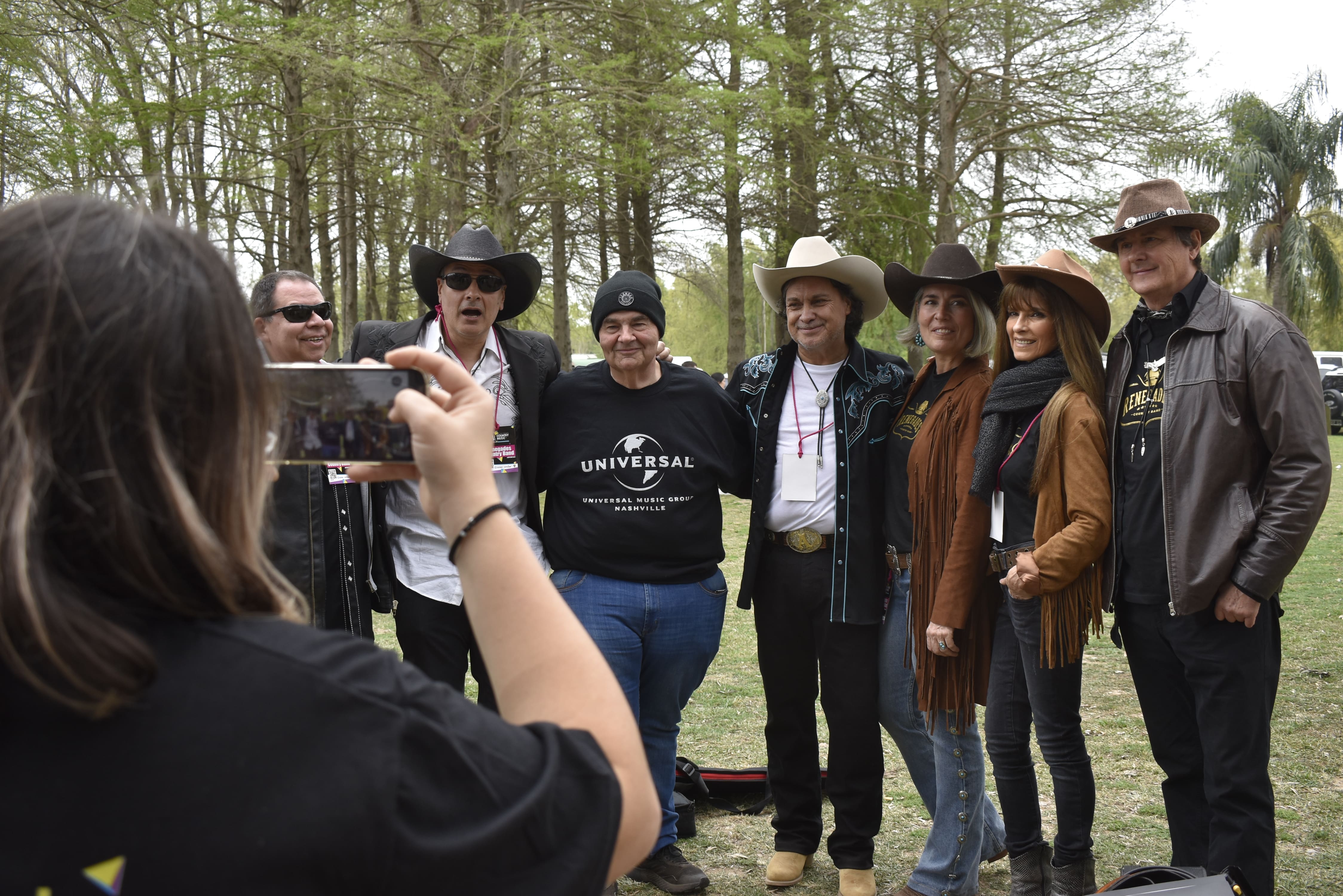 Cada retrato un sombrero y una pose. Llega la edición 19 del Festival de Country.